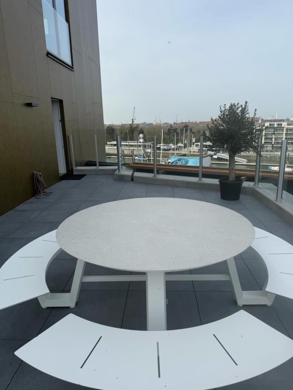 Huswell - Lovely New Apartment At The Harbor + Parking Bruges Luaran gambar